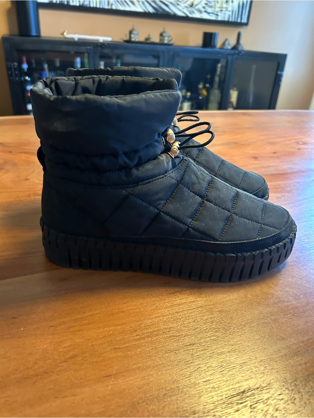 New! Quilted Ankle puffer Boots from Isle Jacobsen